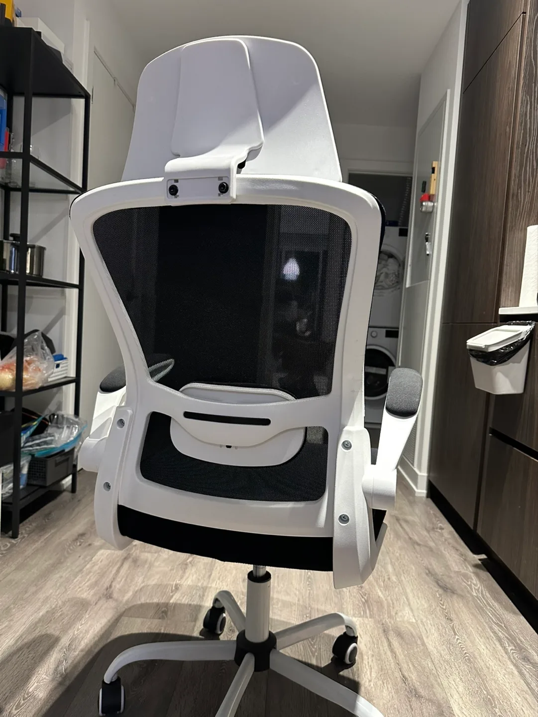 Black & White Mesh Office Chair image indicator(2)