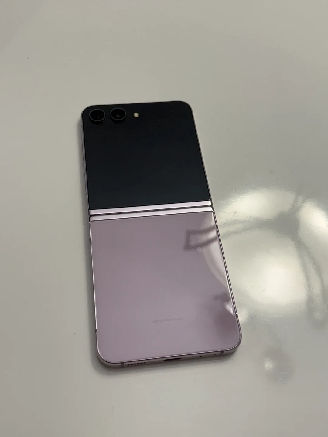 Samsung Galaxy Z Flip4 - Purple thumbnail