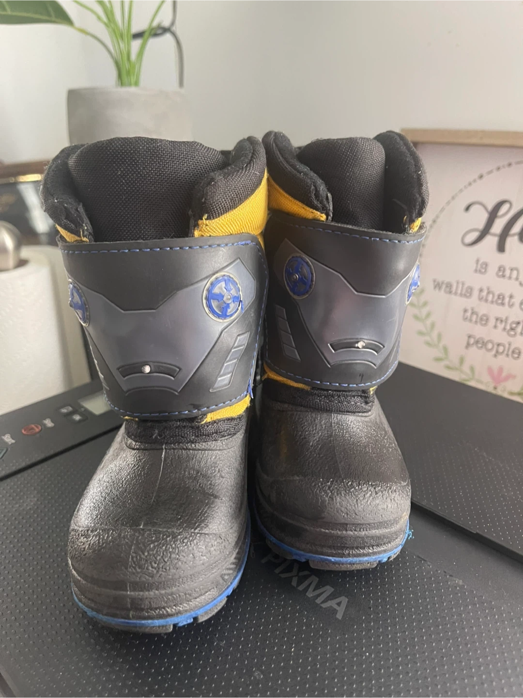 Kids' Winter Boots - Black and Yellow