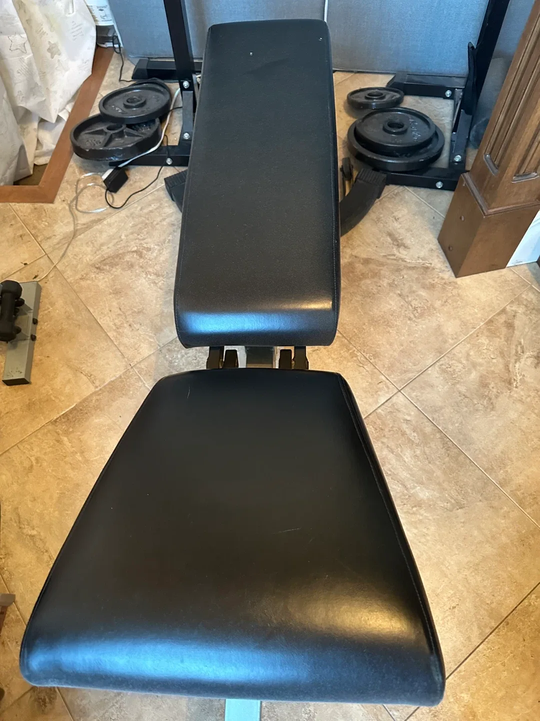 Weight Bench with Squat Rack image indicator(3)