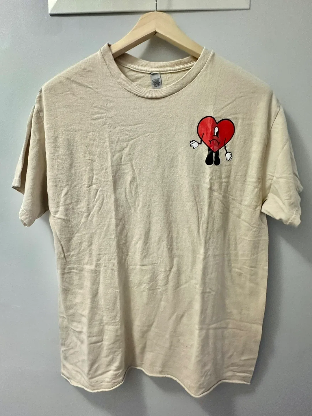 Bad Bunny Heart Un Verano Sin Ti T-Shirt - L thumbnail