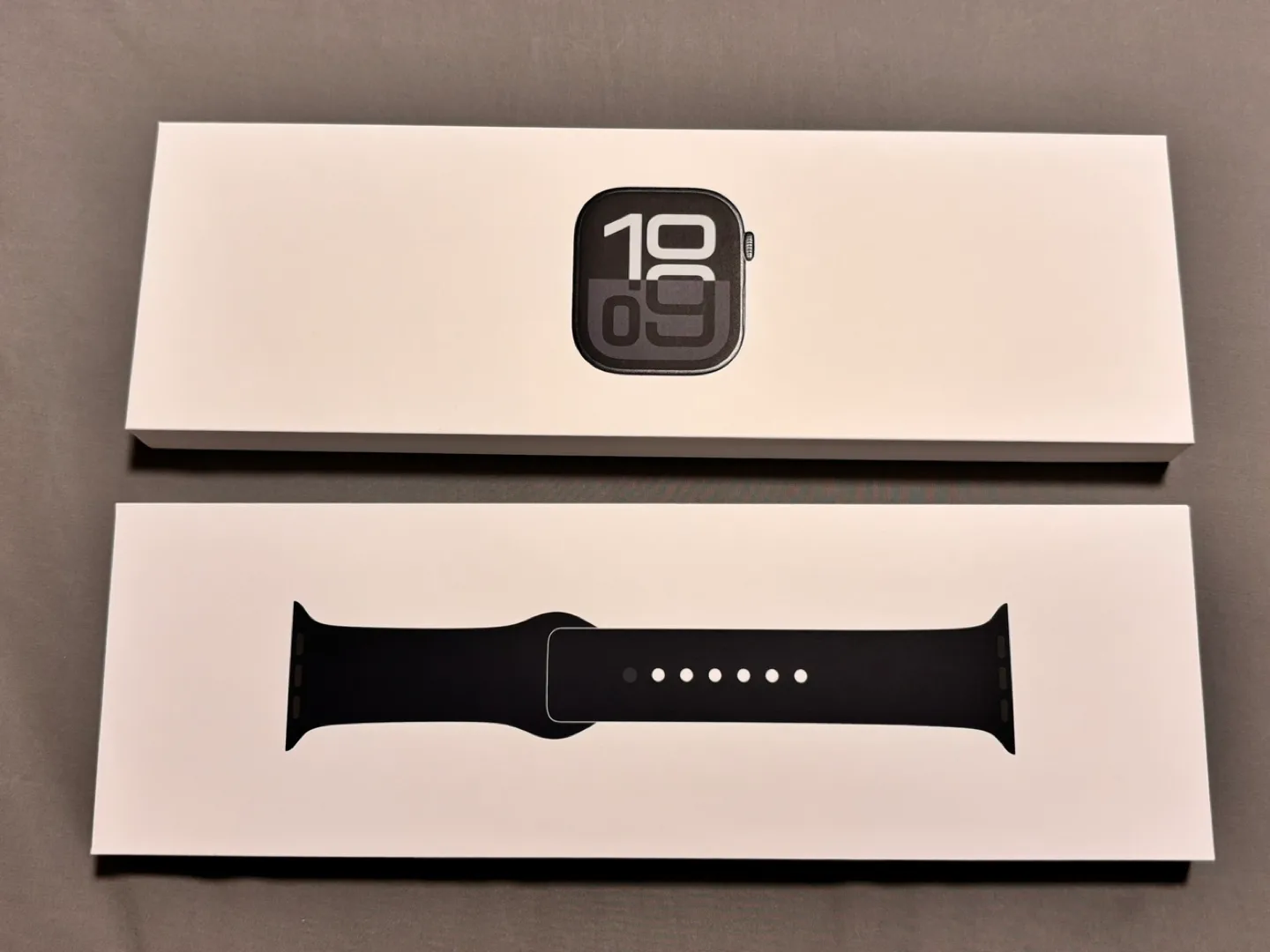 Apple Watch Series 10 42mm Jet Black Al Black SB M/L GPS image indicator(9)