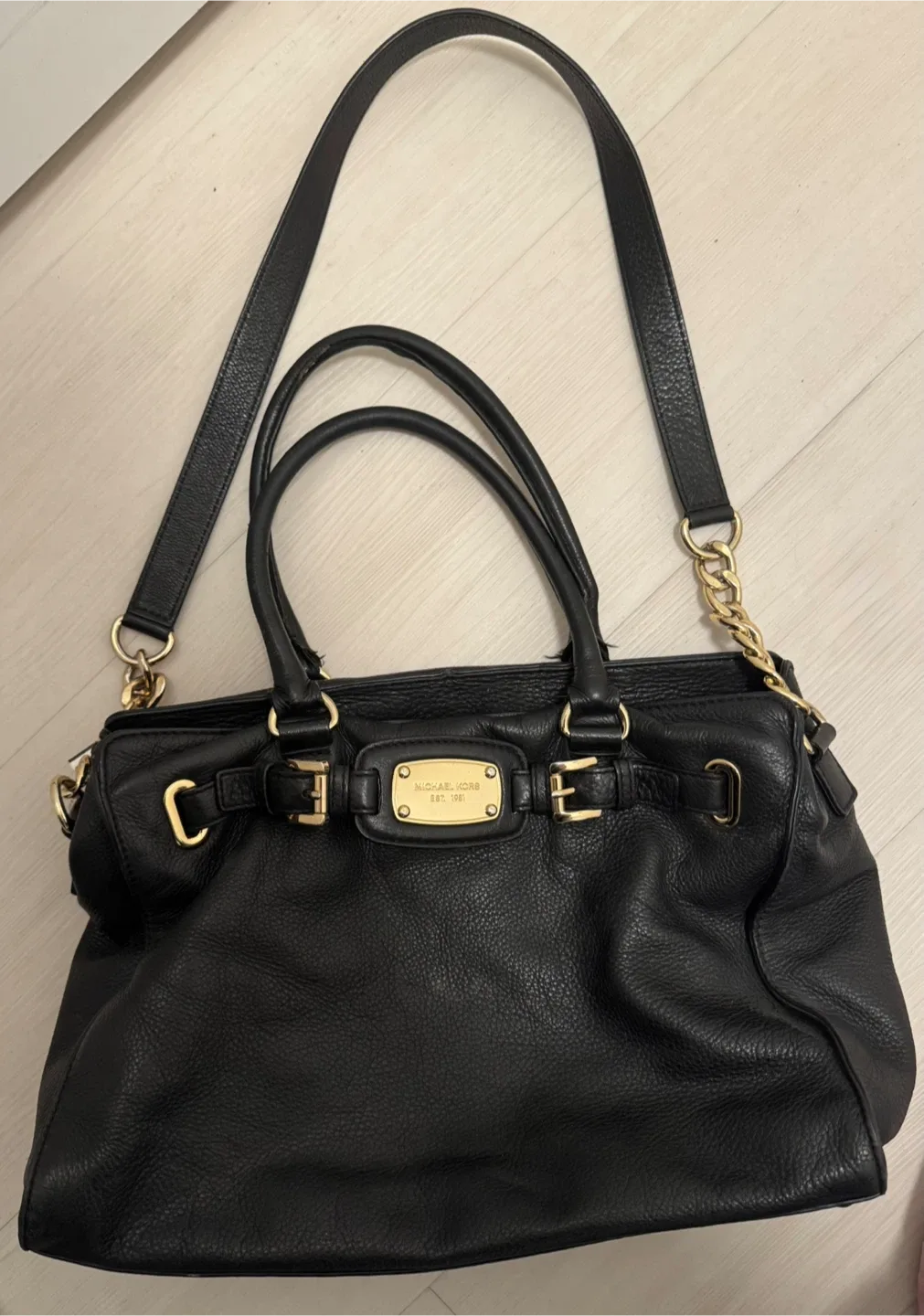 Michael kors purse thumbnail
