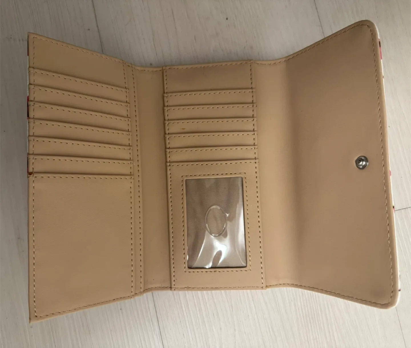 Guess floral wallet image indicator(2)