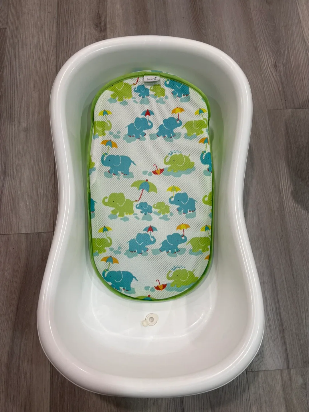 White Baby Bathtub with mesh insert image indicator(8)