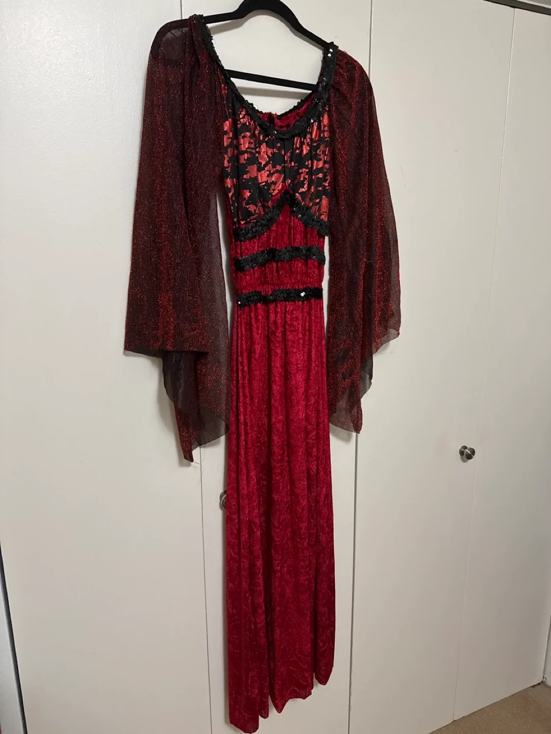 Red & Black Long Sleeve Halloween Costume thumbnail