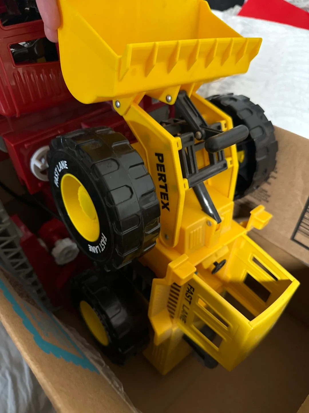 Box of vehicle toys image indicator(4)