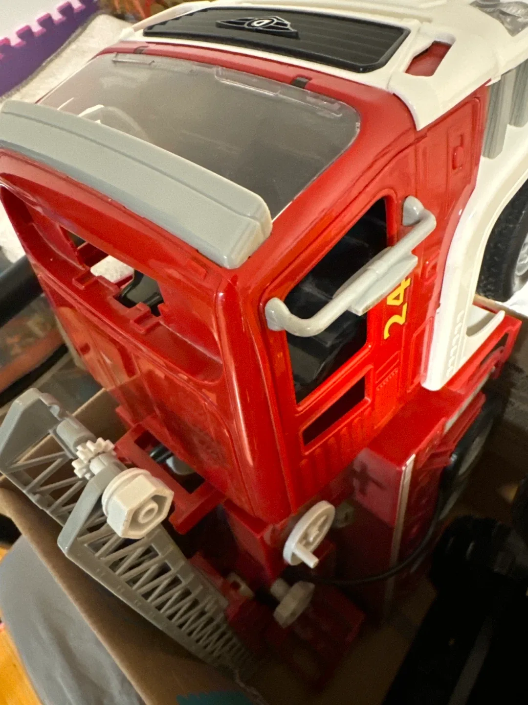 Box of vehicle toys image indicator(5)