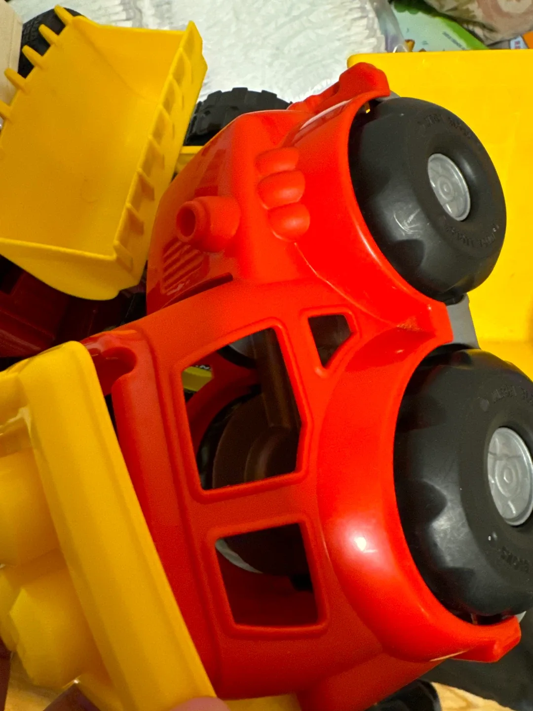 Box of vehicle toys image indicator(2)