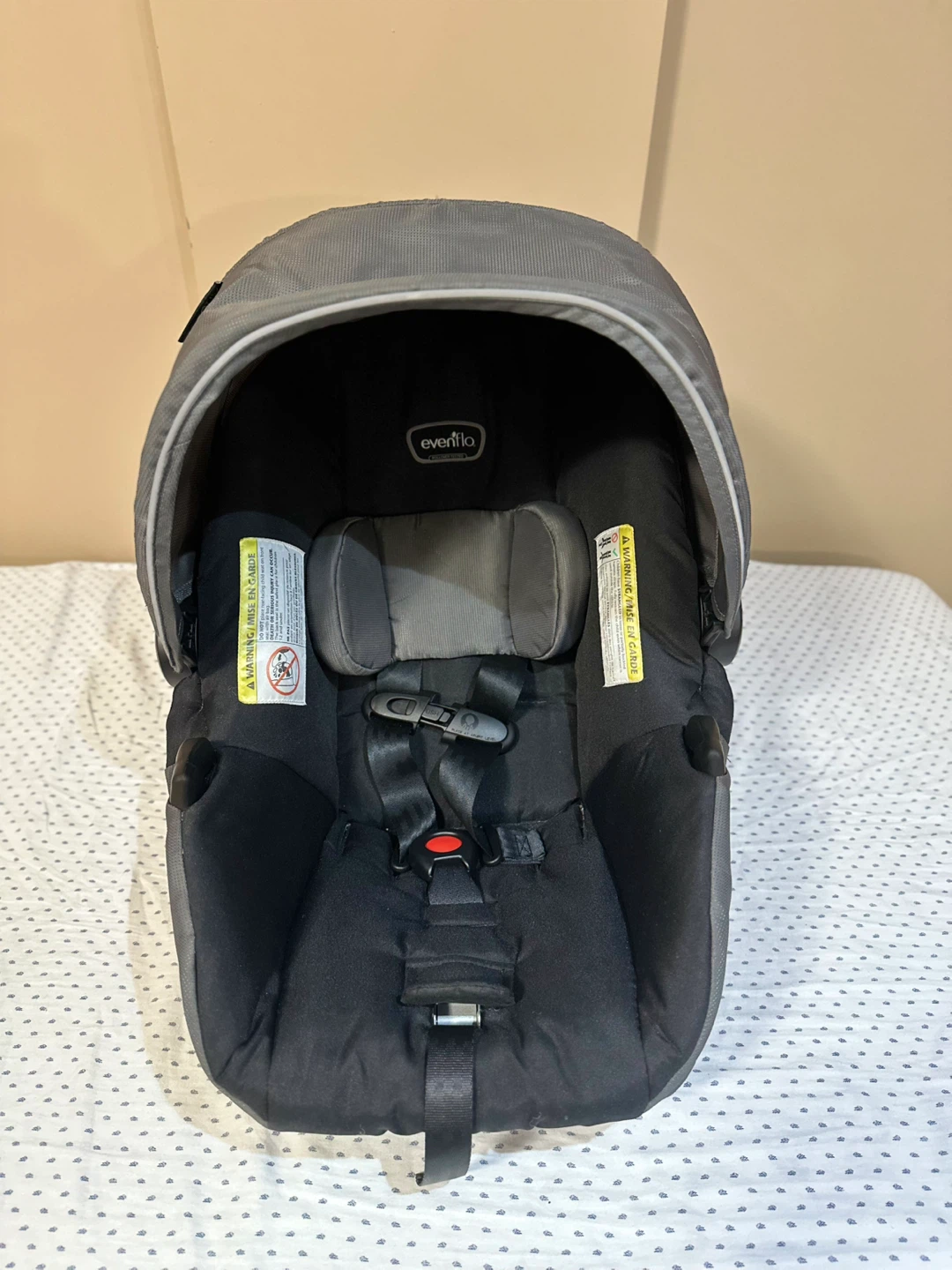 Evenflo Infant Car Seat - Black & Grey - photo 2