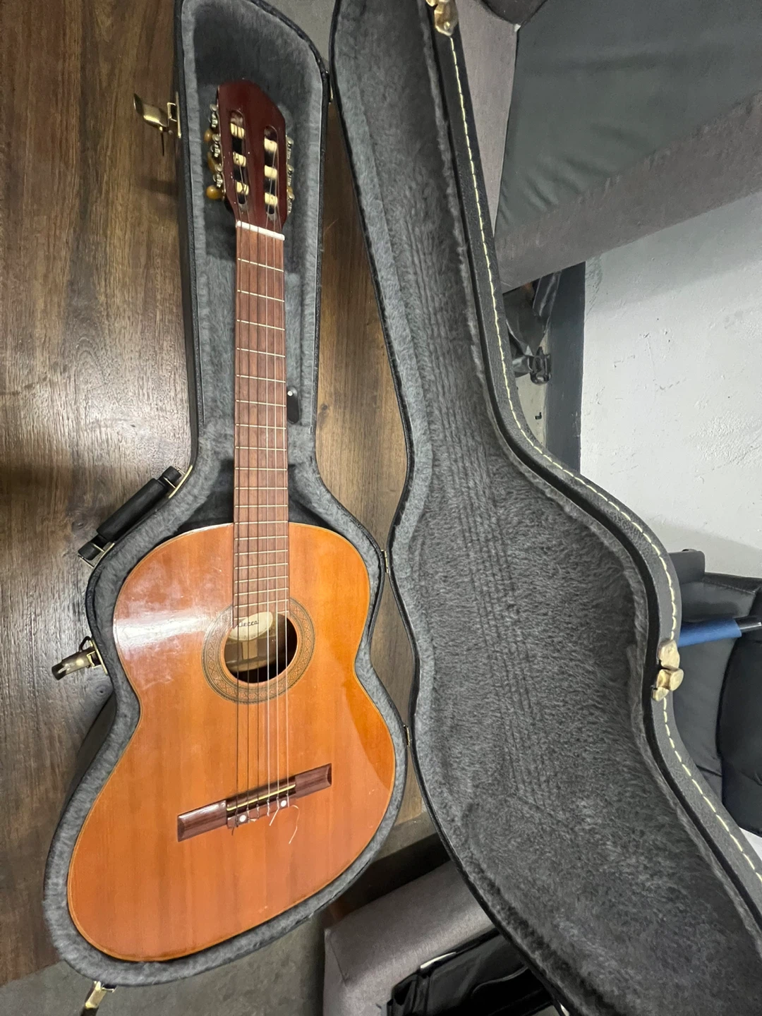 Acoustic Guitar with Hard Case - photo 2