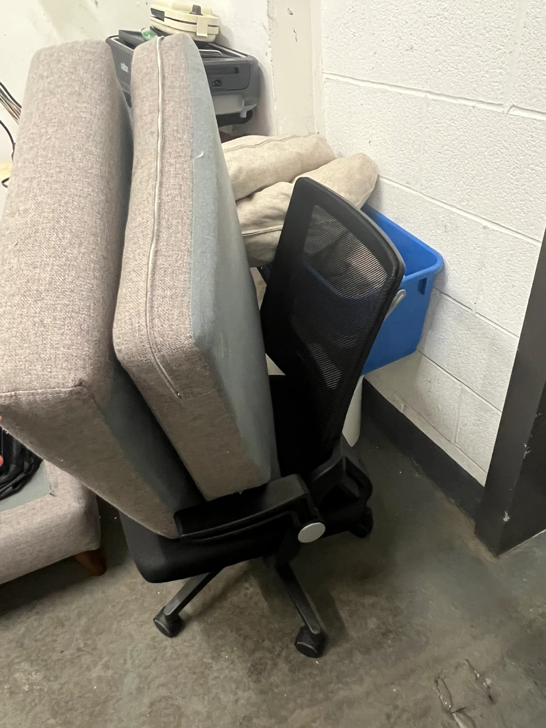 2 Office Chairs - Black - photo 4