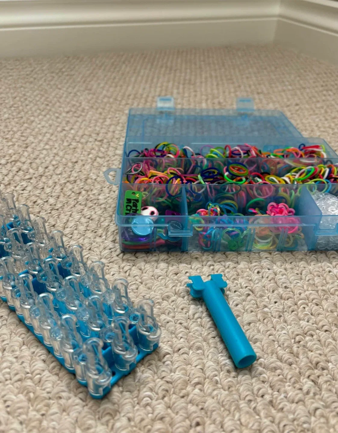 Rainbow Loom DIY Kit (BRAND NEW) image indicator(3)
