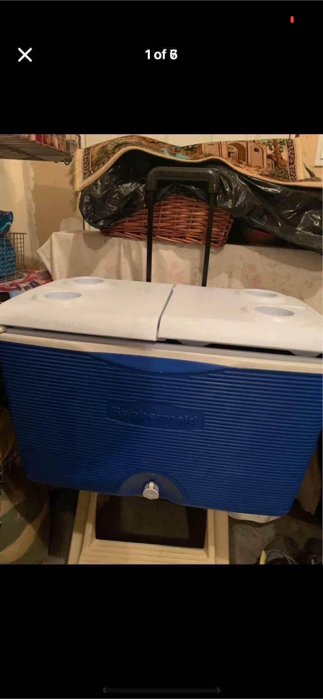 Rubbermaid Wheeled Cooler - photo 3