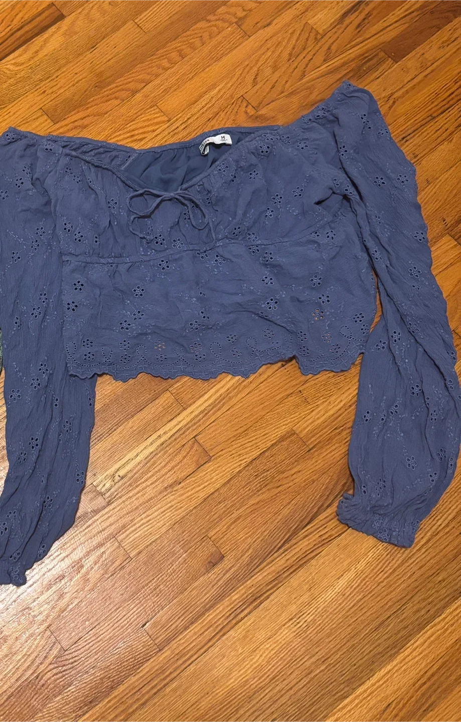 Hollister Top- Medium thumbnail