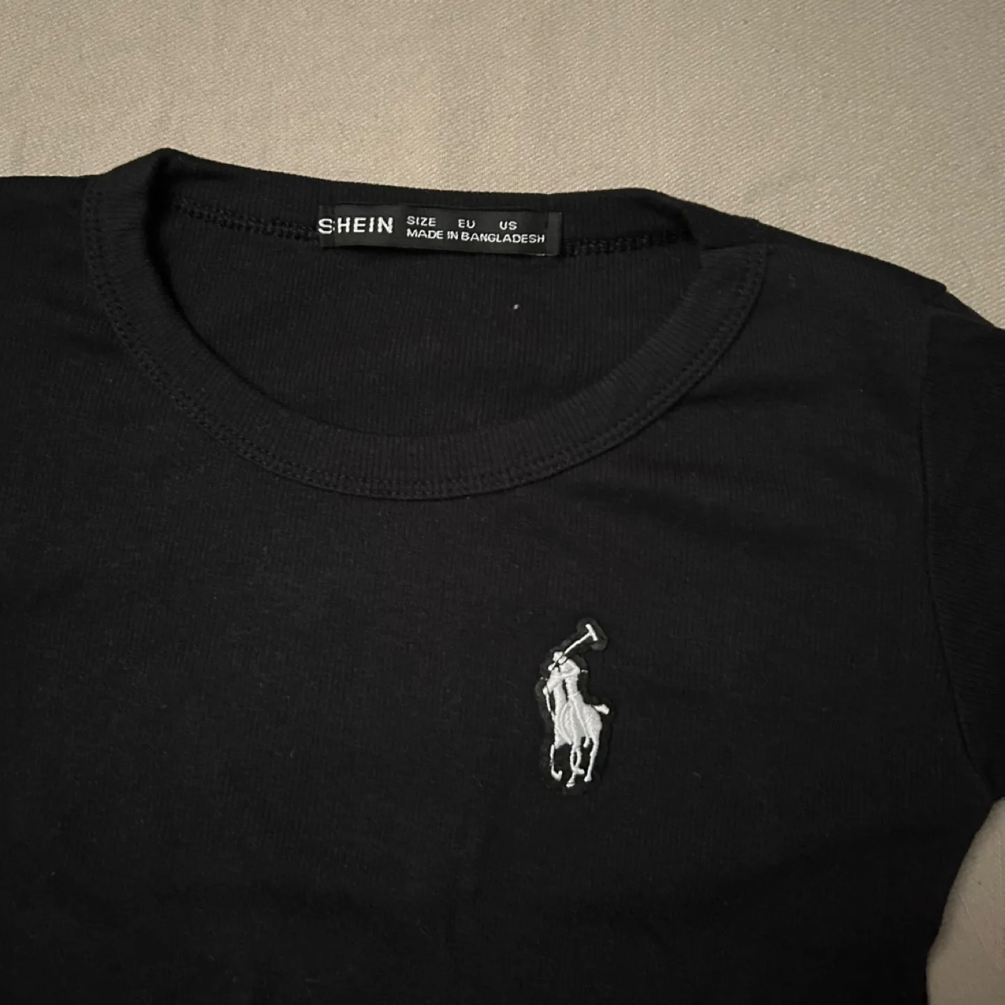 Shein cropped T-Shirts - Black & White image indicator(7)