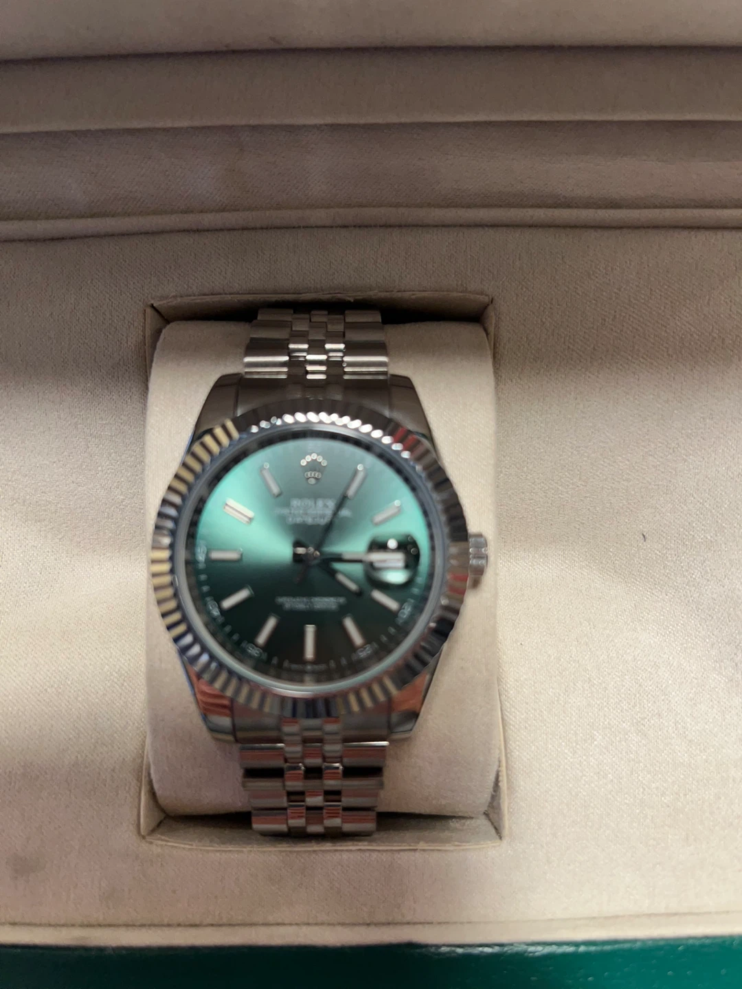 Silver watch green bezel - photo 5