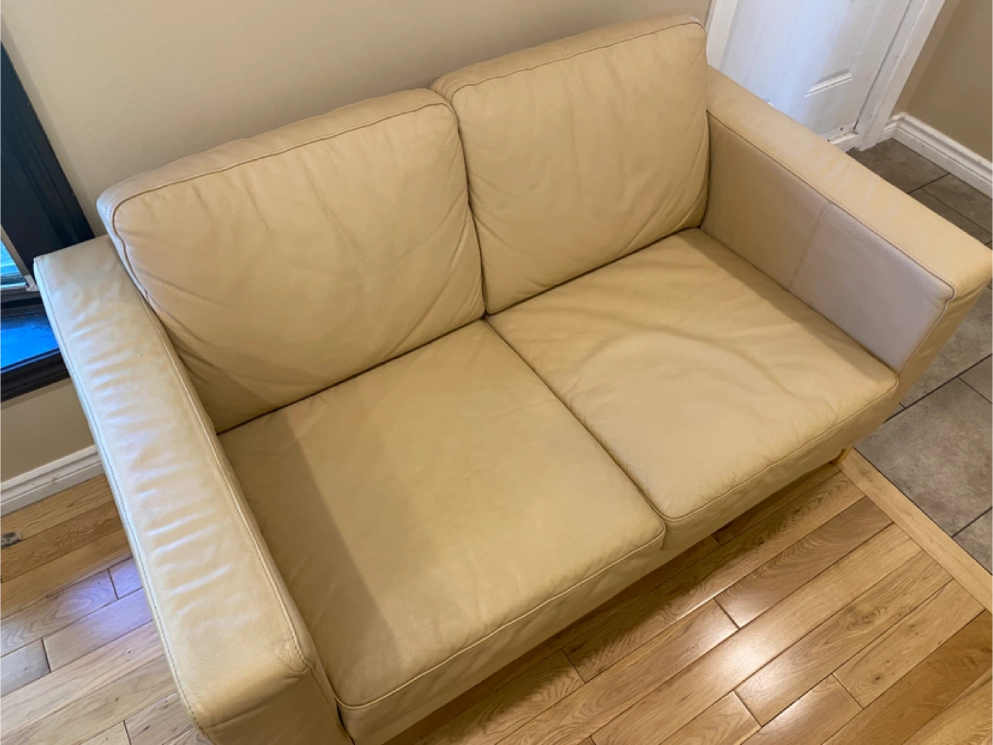 Leather IKEA Karlanda Cream Loveseat (CAN  DELIVER) - photo 3