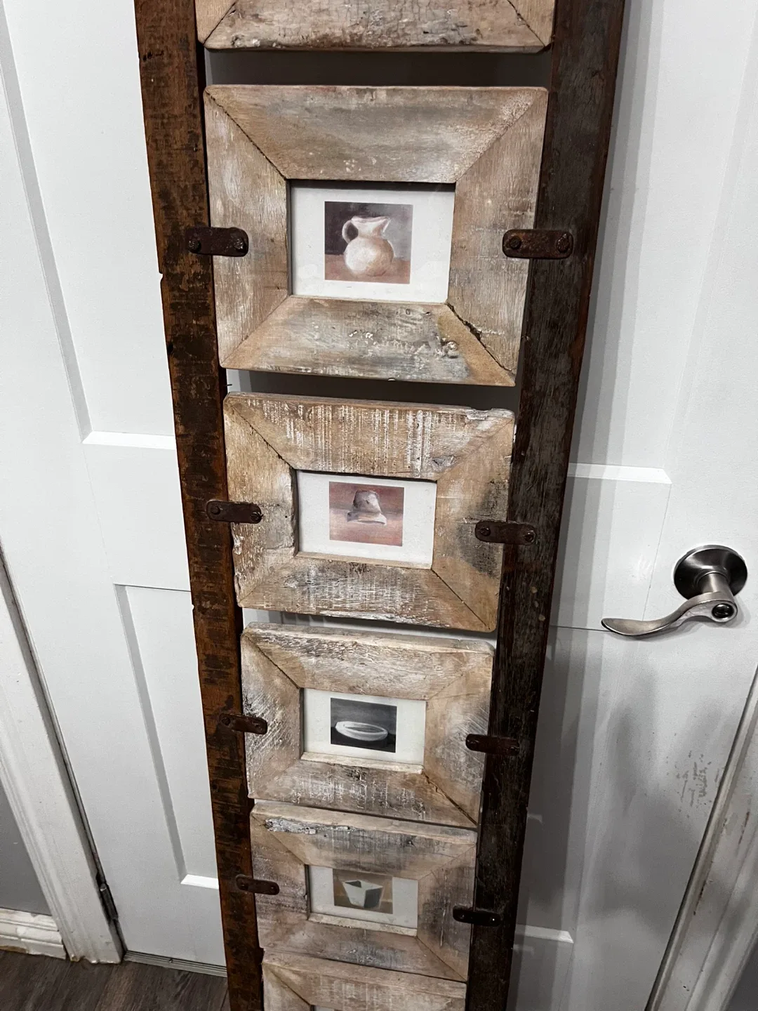 🥕Rustic Wooden Ladder with Picture Frames image indicator(5)