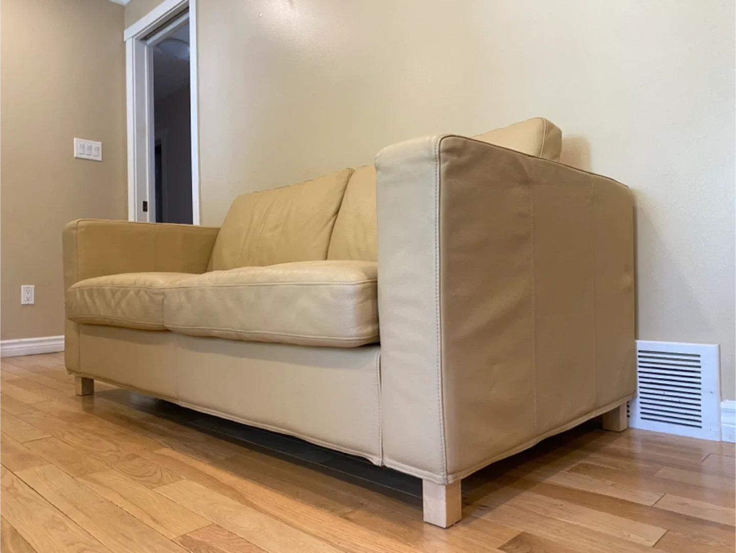 IKEA Karlanda Leather Sofa Bed (CAN DELIVER) image indicator(7)