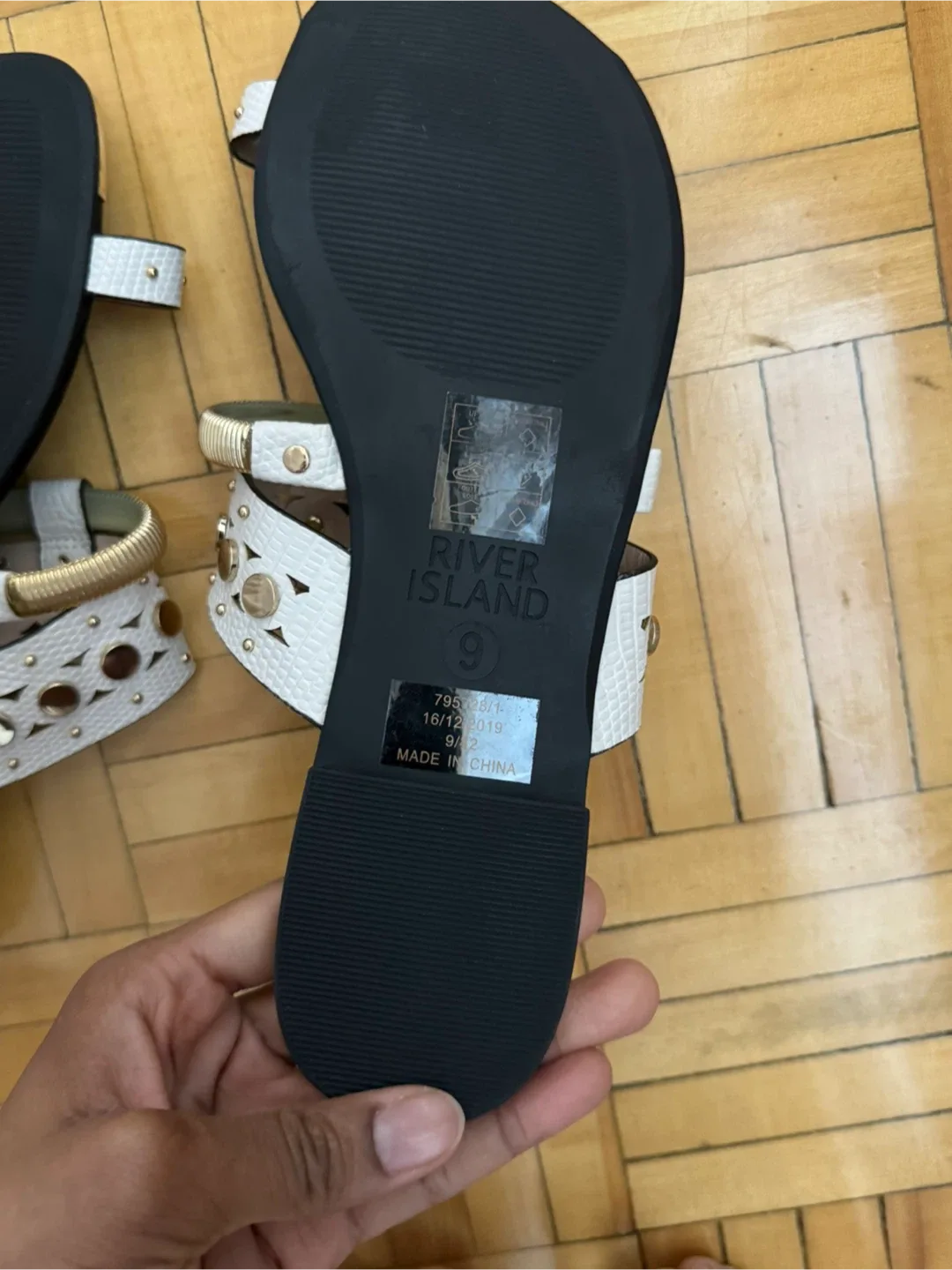 Never worn - River Island Sandals - Size 9 image indicator(4)