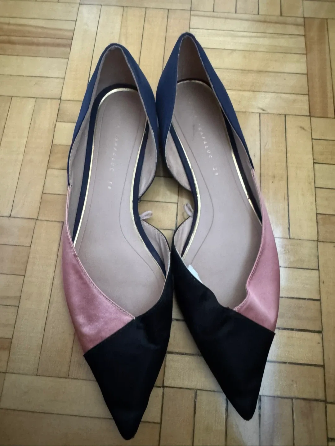 Zara Trafaluc Flats - Size 8 image indicator(2)