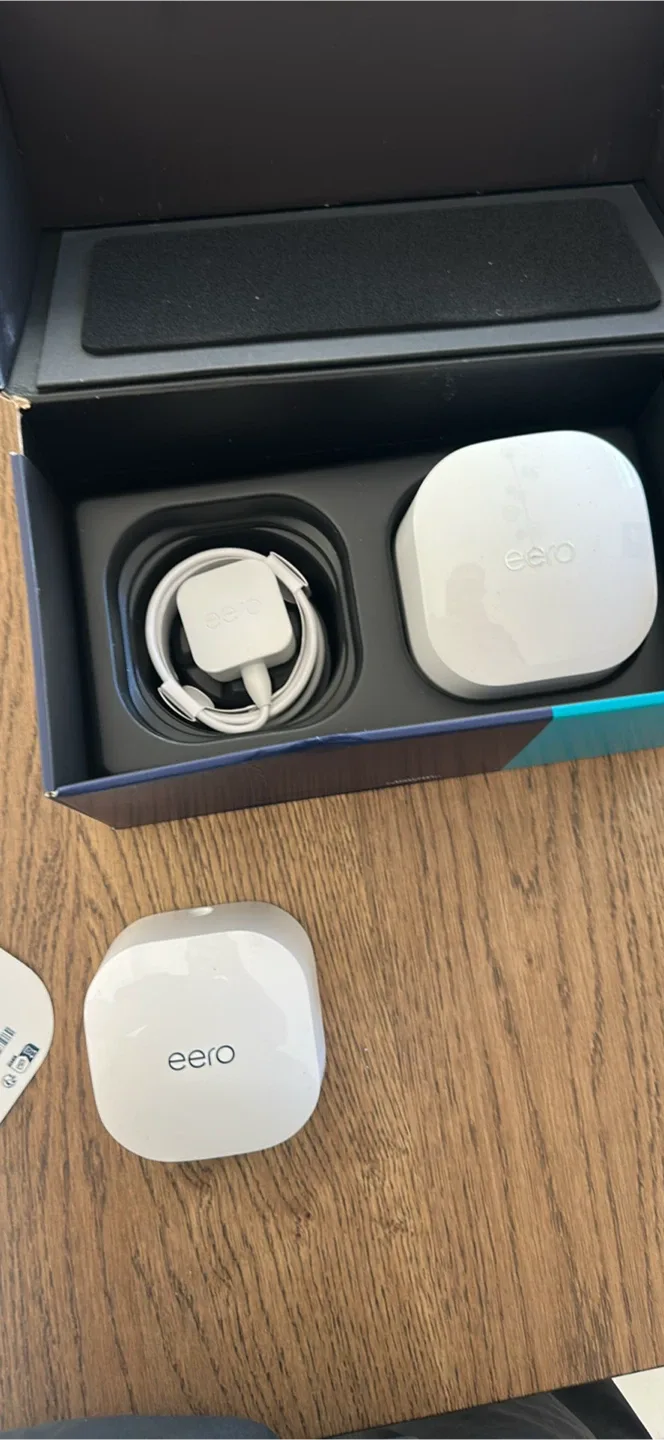 eero 6 Mesh WiFi System - 2 Pack image indicator(4)