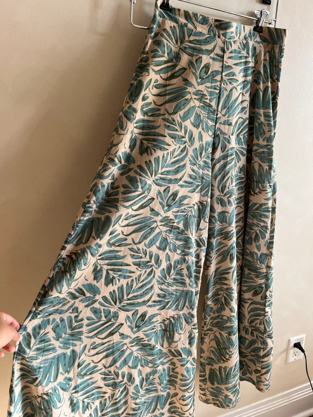 Shein printed Wide Leg Pants - Size L image indicator(3)