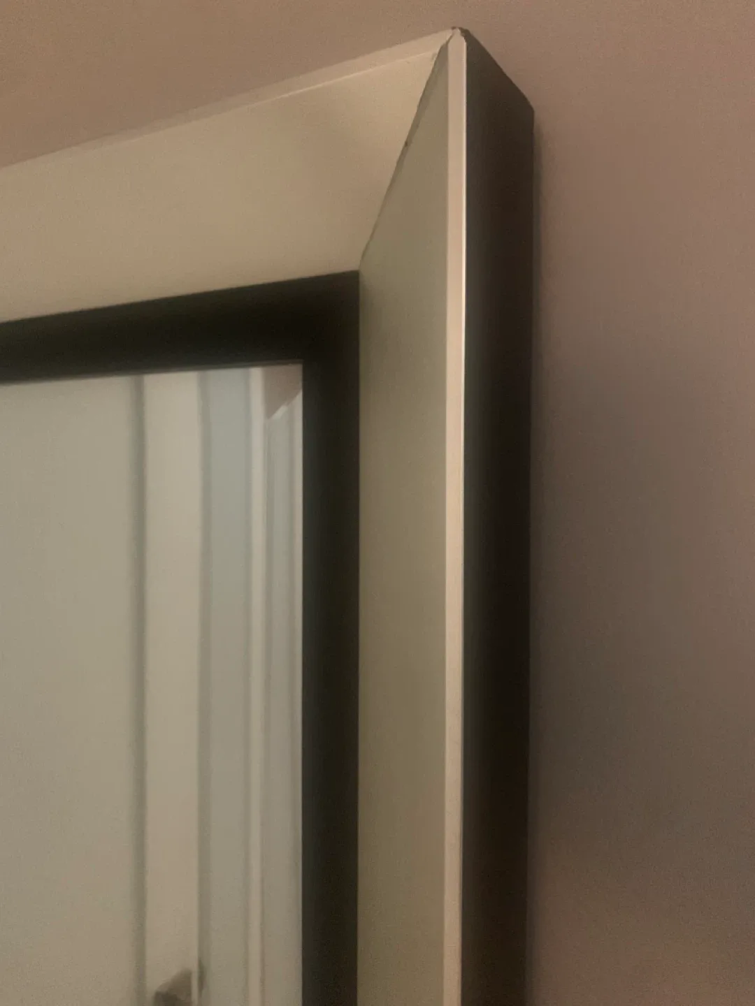 Framed Wall Mirror image indicator(3)