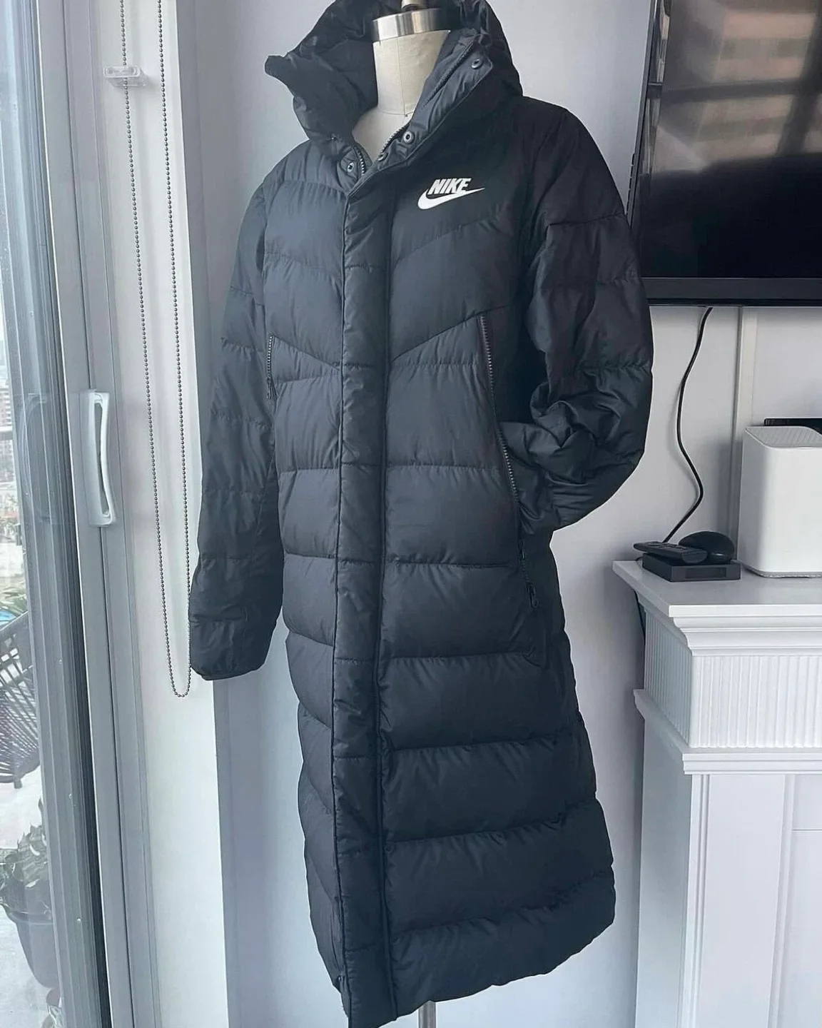 Nike Down Fill Hooded Puffer Jacket size small thumbnail
