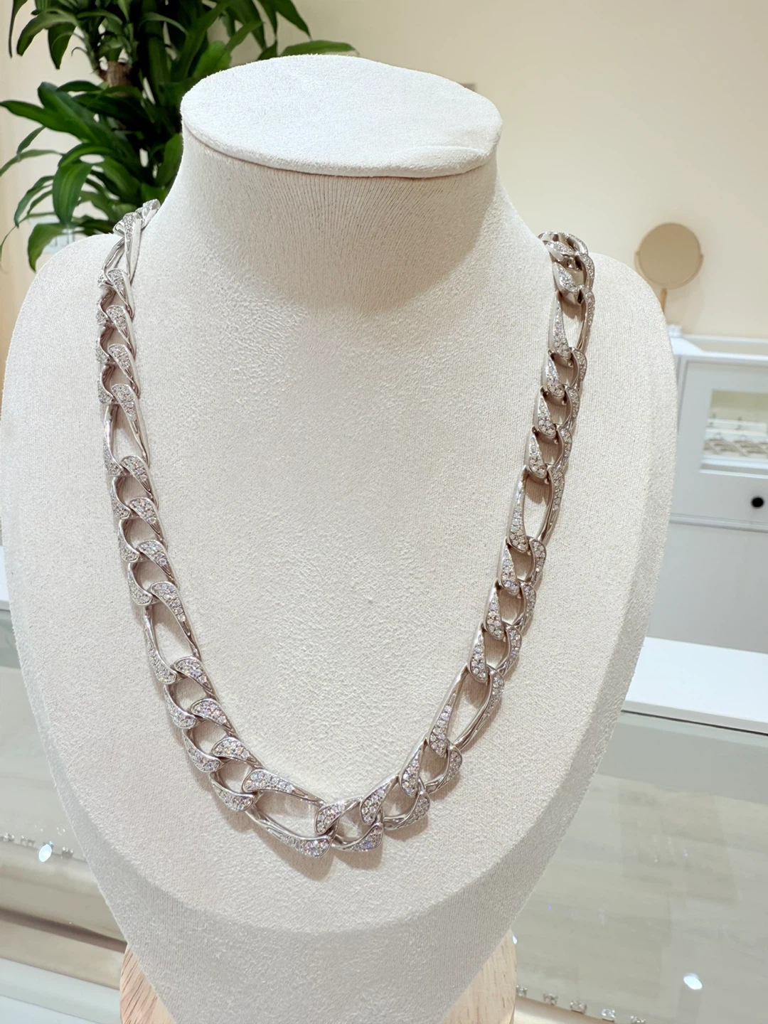 58cm. 925 sterling silver full moissanite Cuban chain