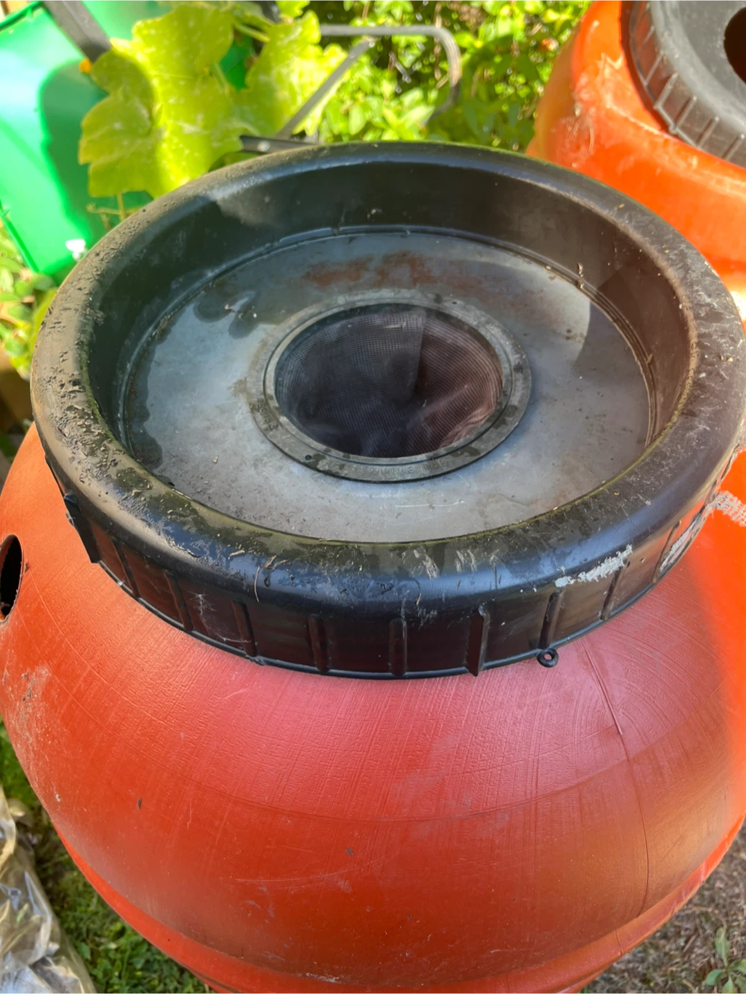 Red Plastic Rain Barrel with Black Lid - photo 5