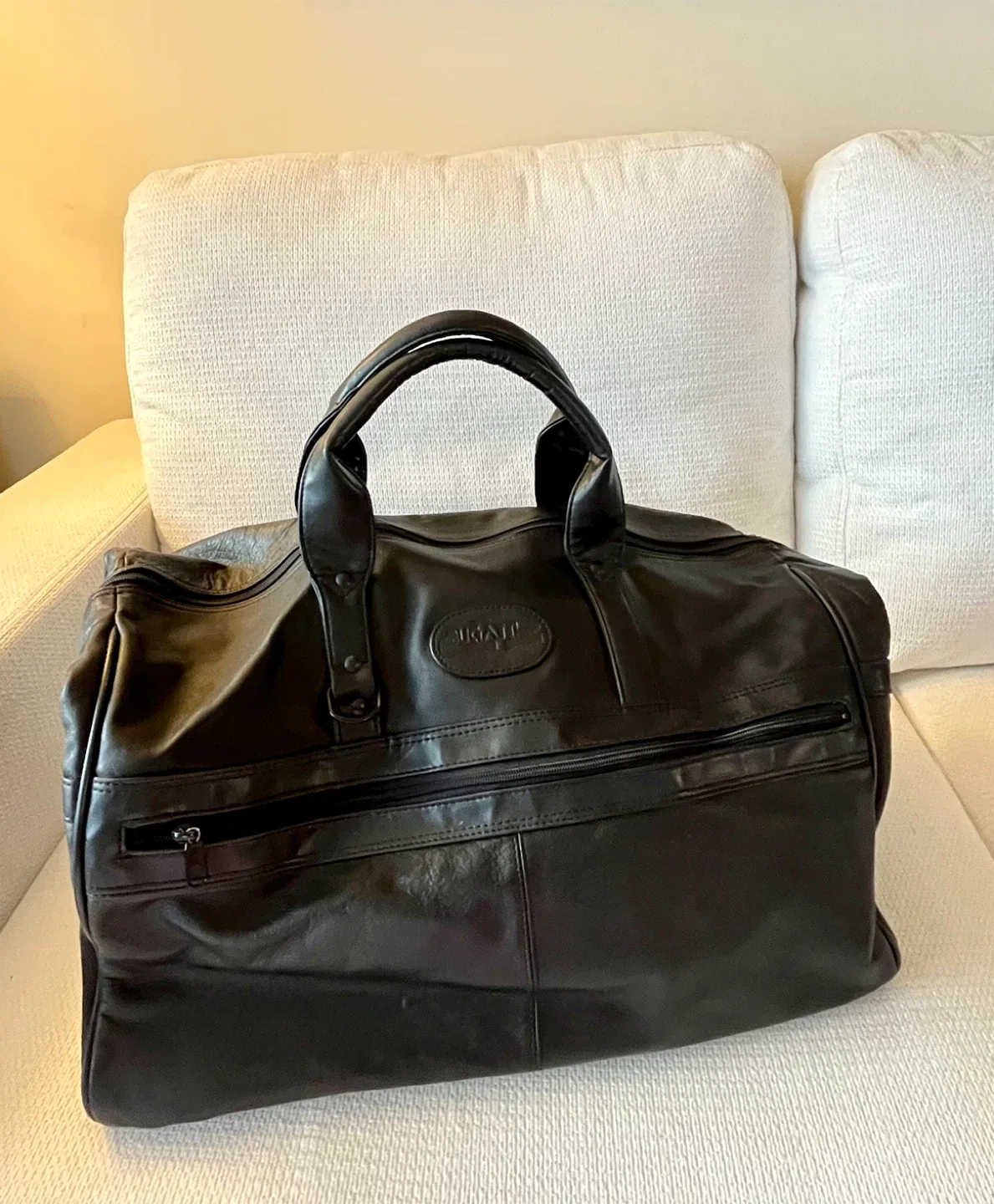 Bugatti Leather Travel Bag image indicator(4)