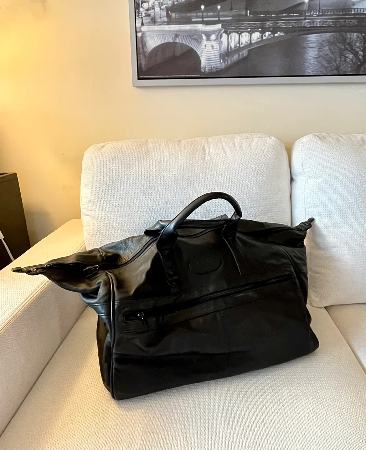 Bugatti Leather Travel Bag image indicator(8)