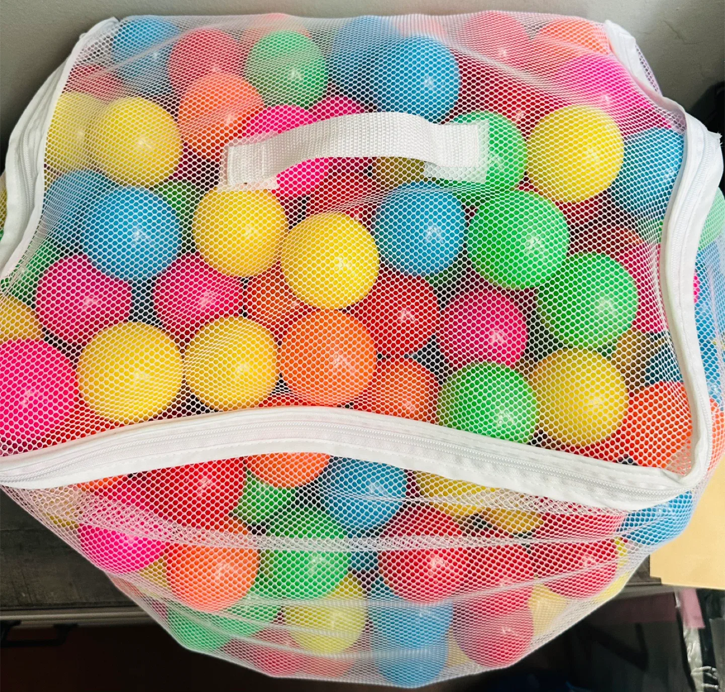 Ball Pit Balls - 6 Bright Colors thumbnail