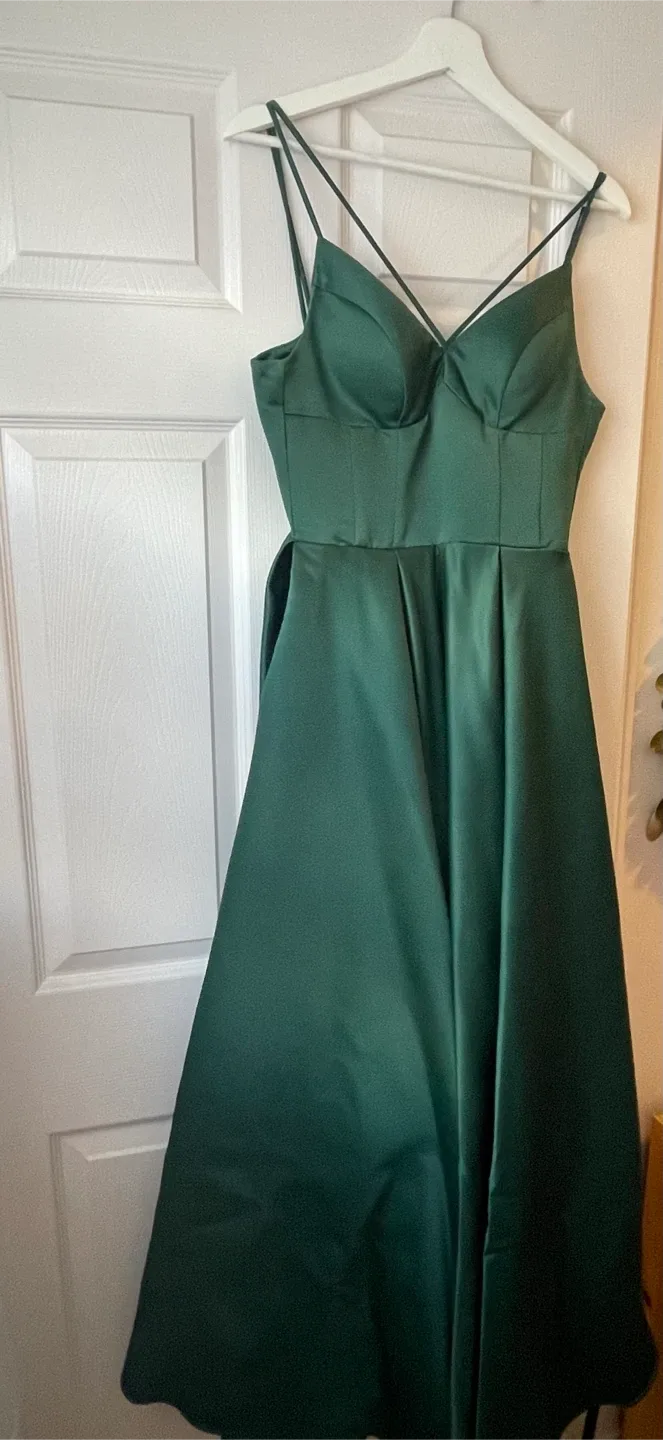 Green Formal Dress image indicator(9)