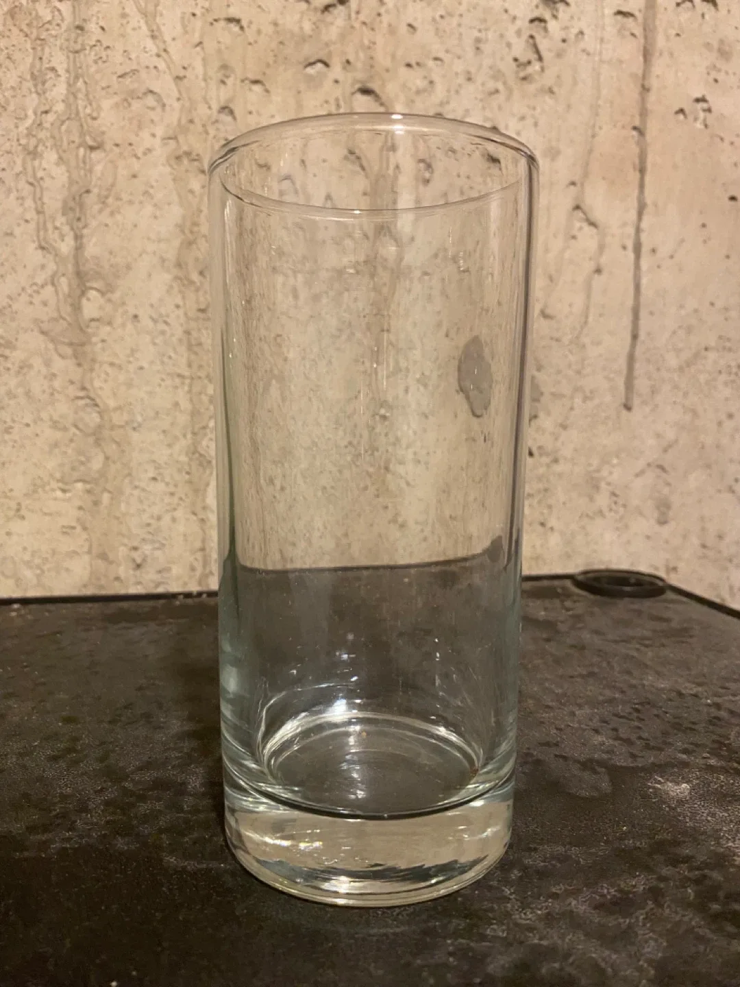 Set of Clear Drinking Glasses thumbnail