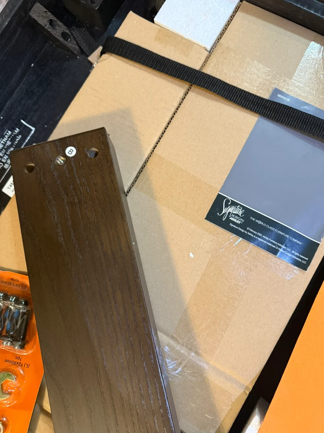 ✨Brand New! Gorgeous Coffee or Side Table 24.25”x24.25” image indicator(6)