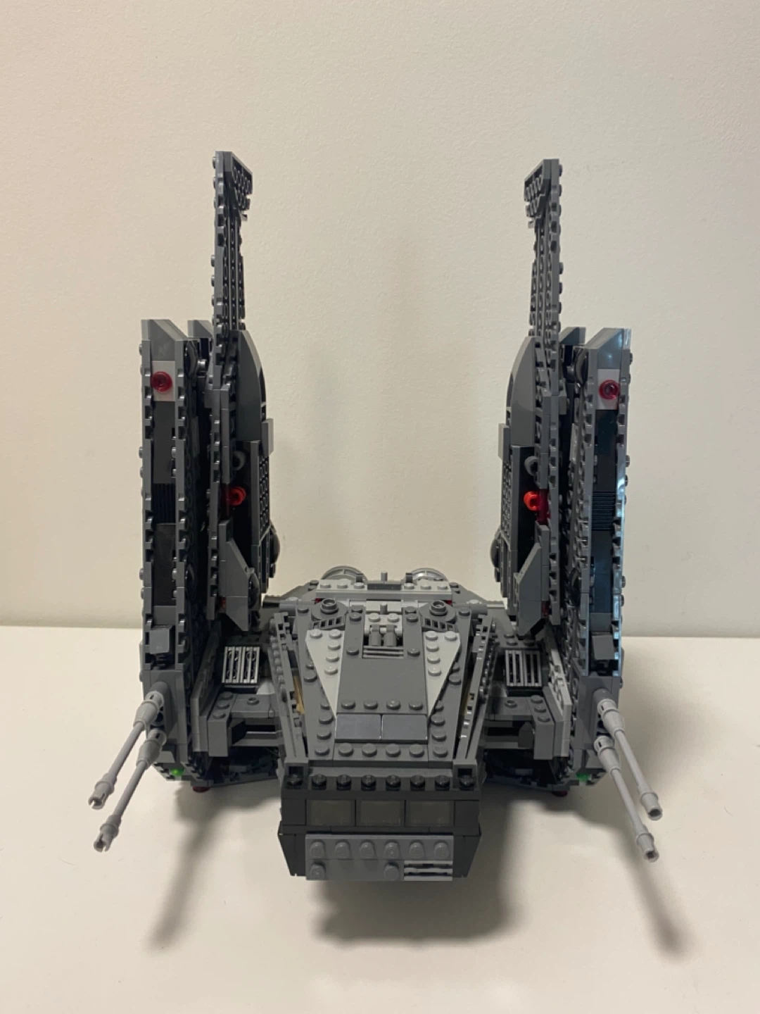 Lego Star Wars Kylo Rens Command Shuttle - 75104