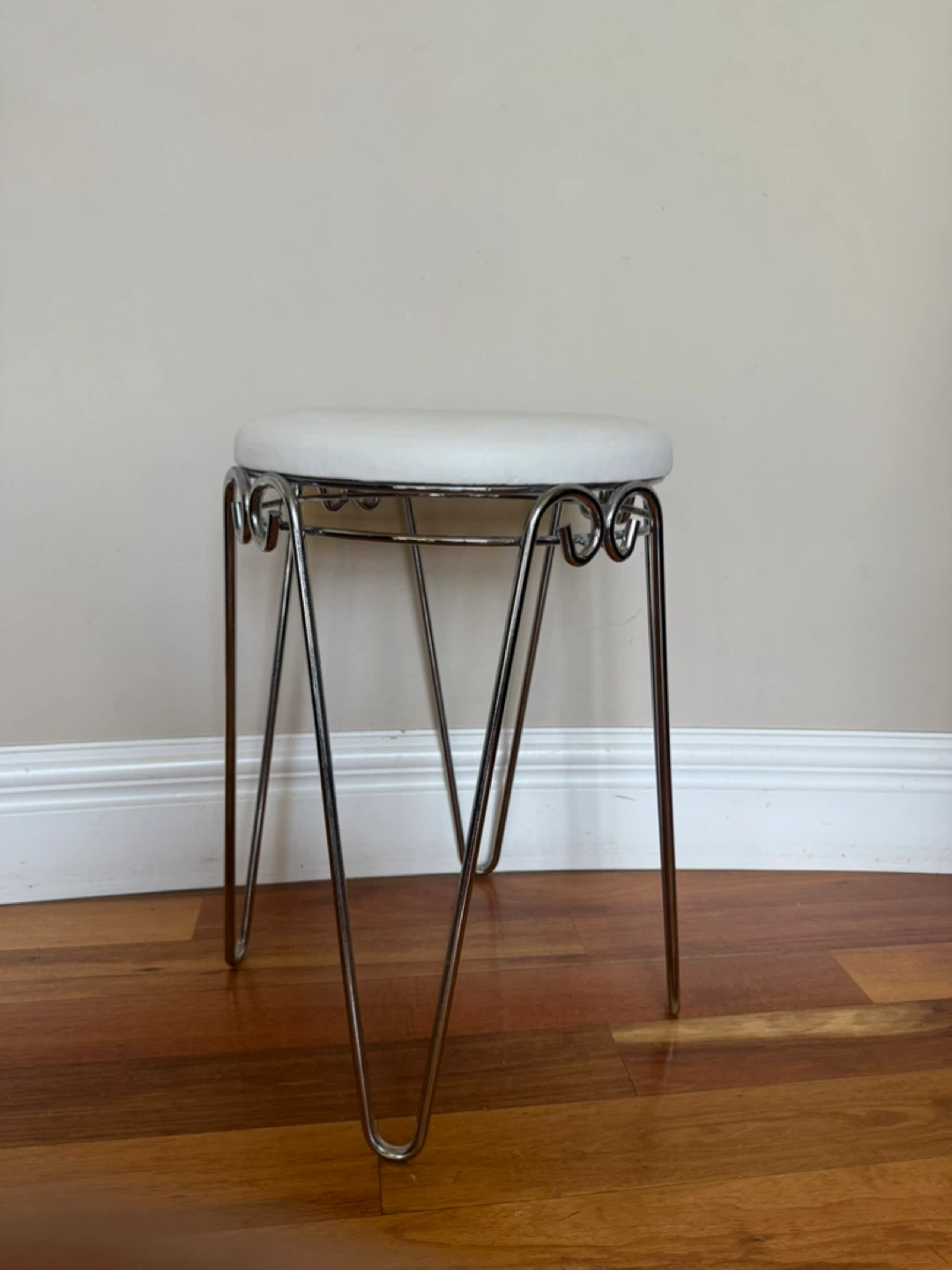 Vanity Stool - photo 2