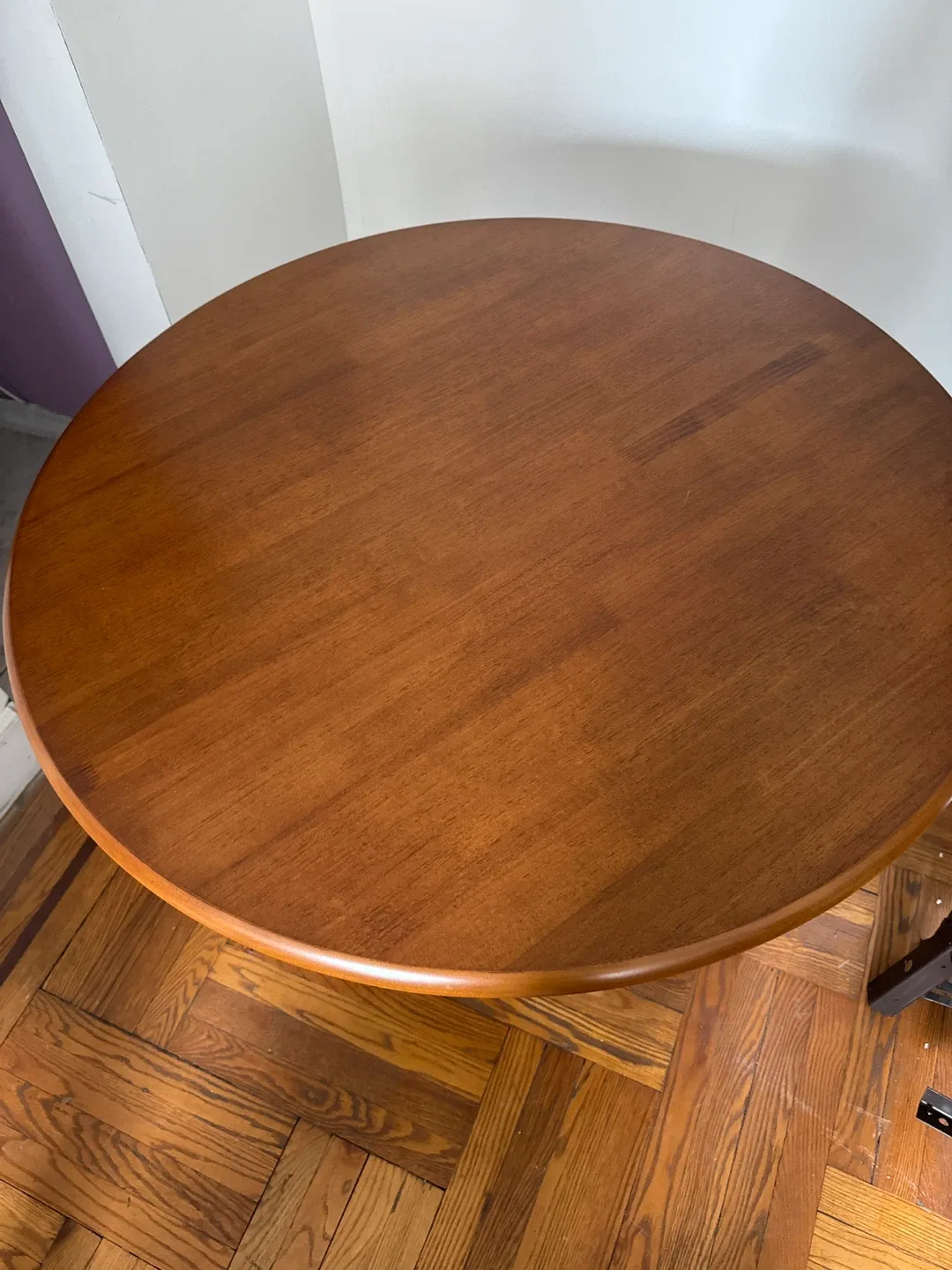 Round Wooden Table image indicator(2)