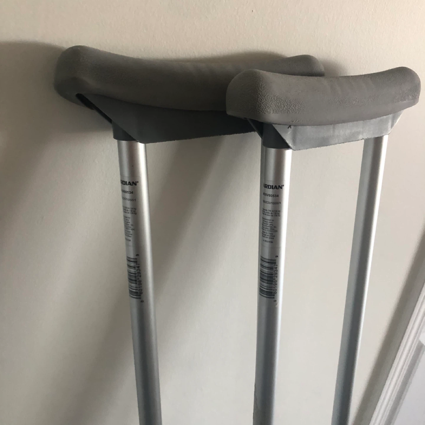 Excellent Condition Adjustable Guardian Crutches - Adult - photo 2