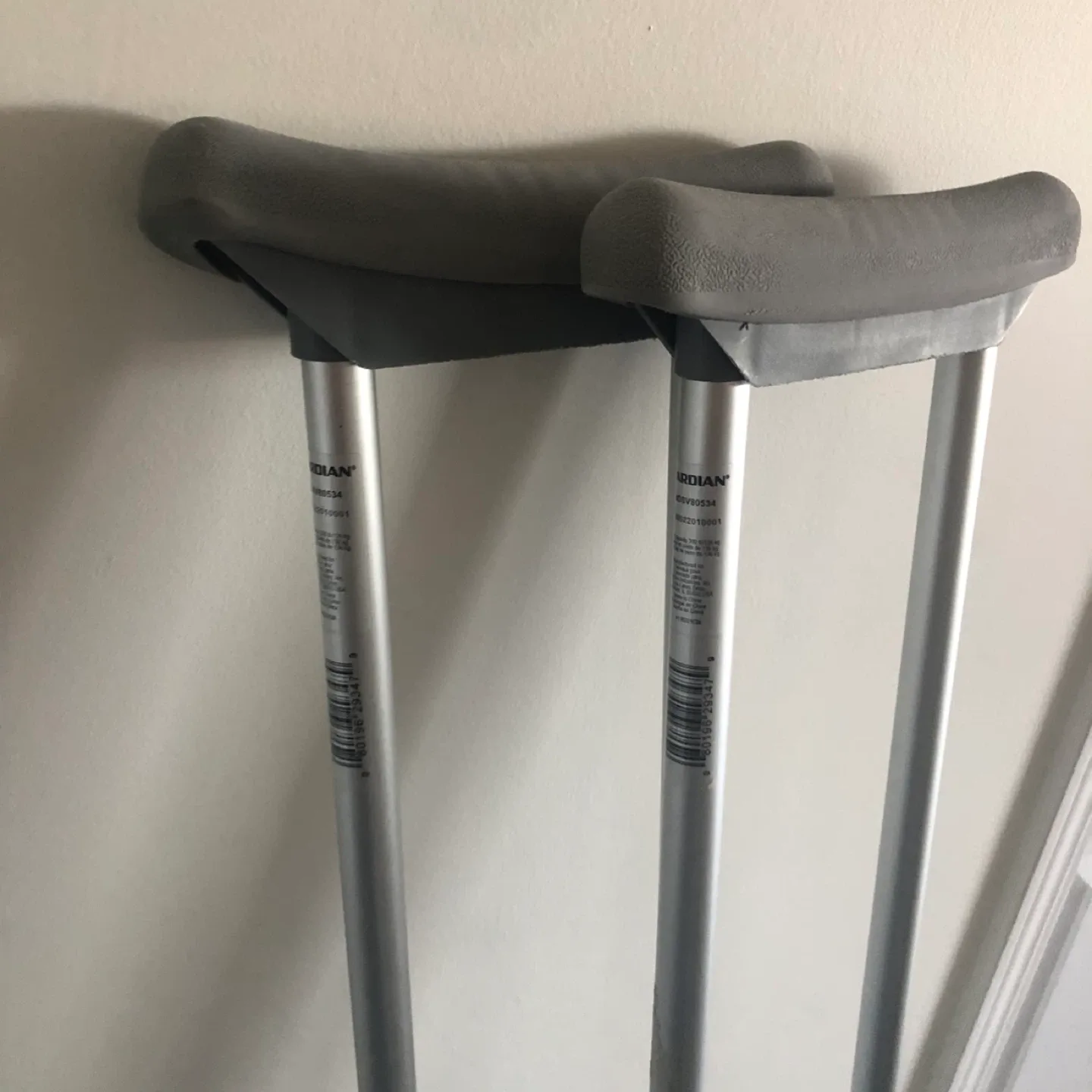Excellent Condition Adjustable Guardian Crutches - Adult image indicator(2)