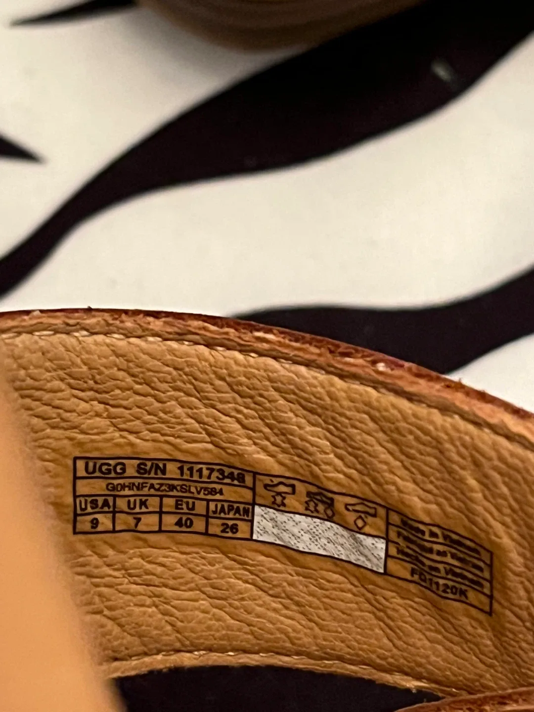 Ugg Eugenia Sandals Size 9 USA women’s image indicator(9)