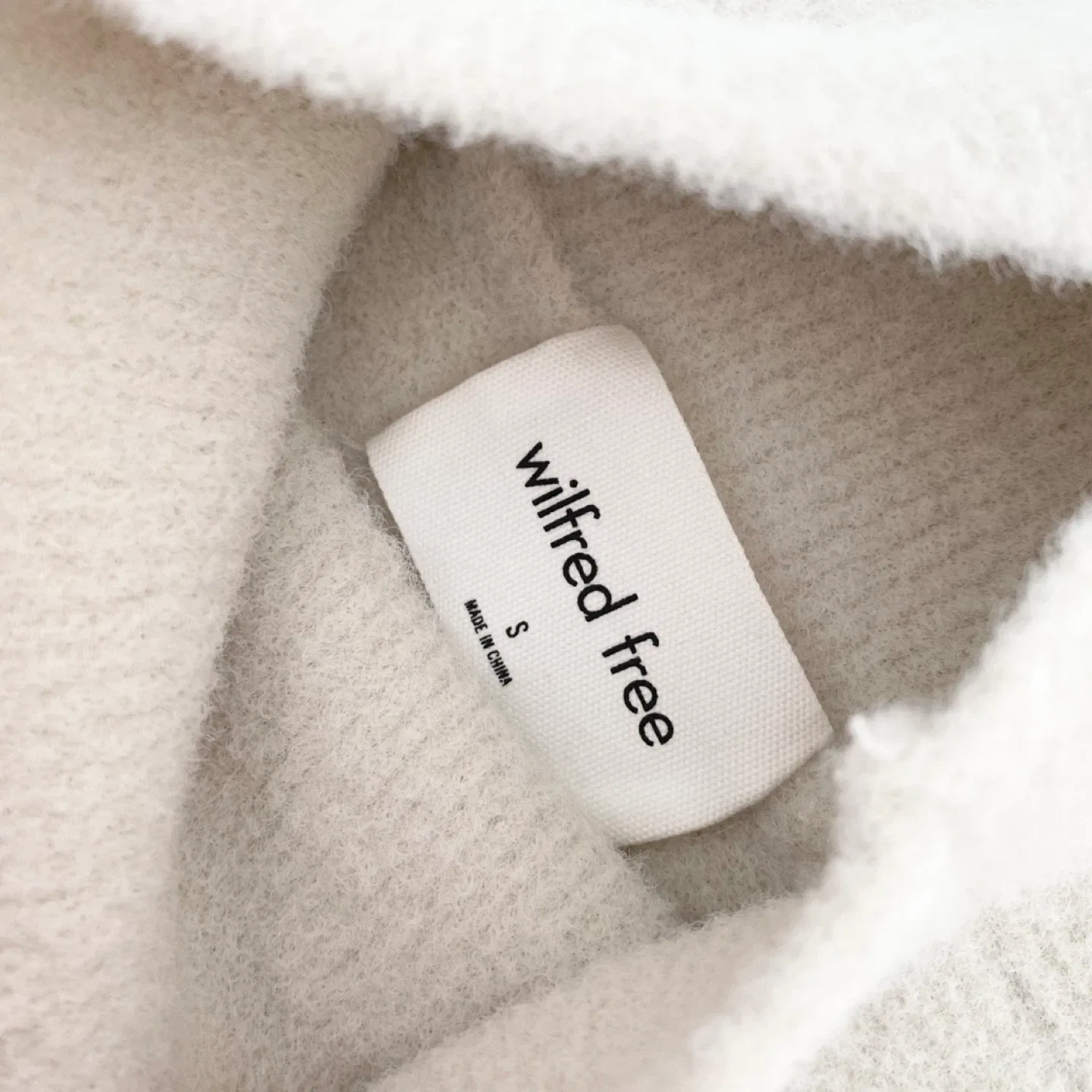 Aritzia Wilfred Free Hush Knit Sweater image indicator(8)