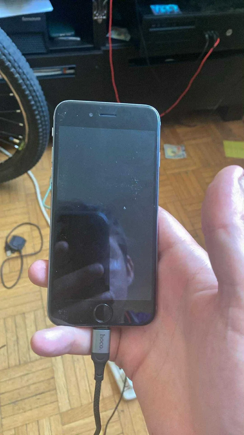 iPhone 6s - Silver image indicator(4)