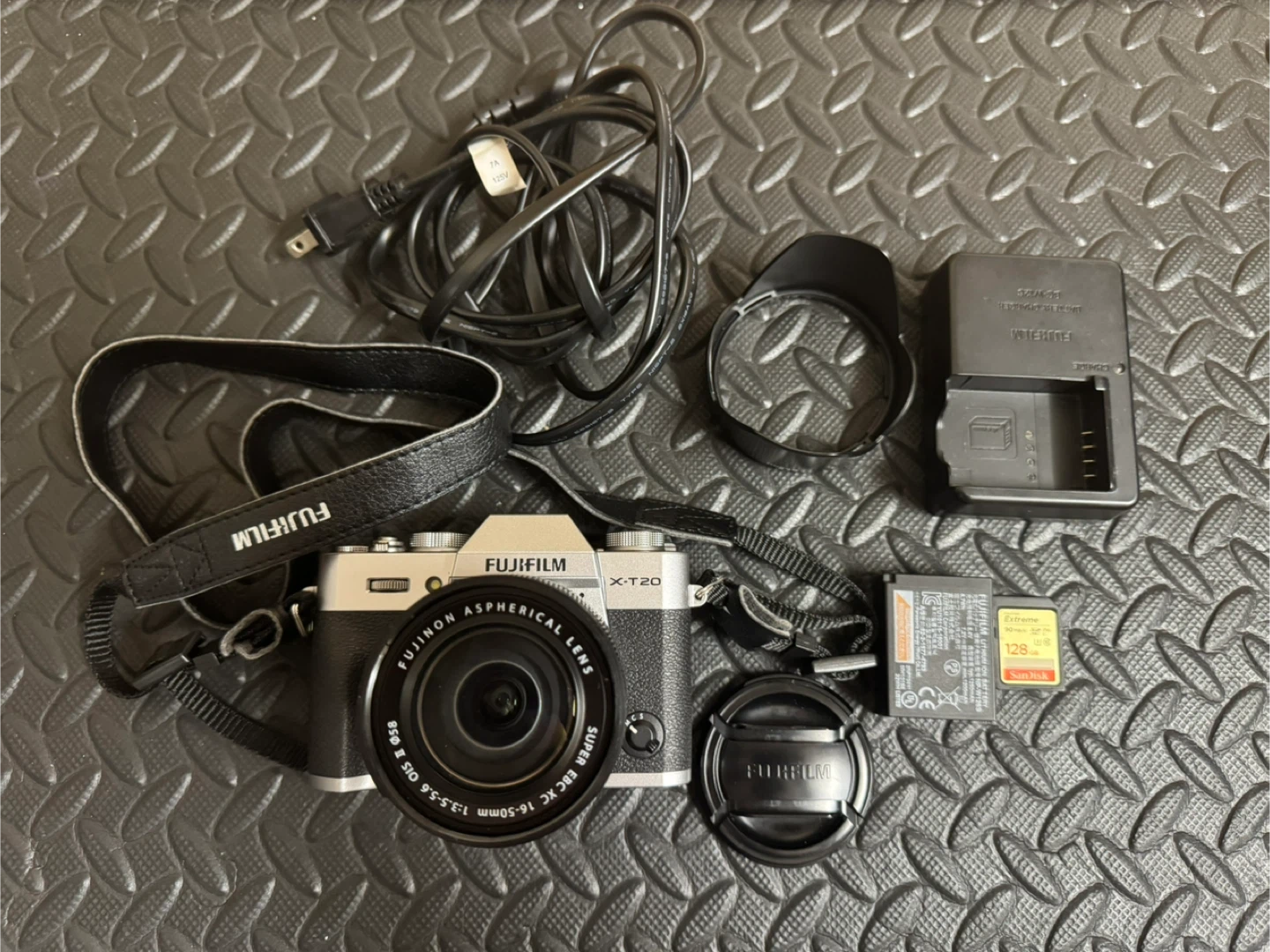 Fujifilm X-T20 Mirrorless Camera with Lens