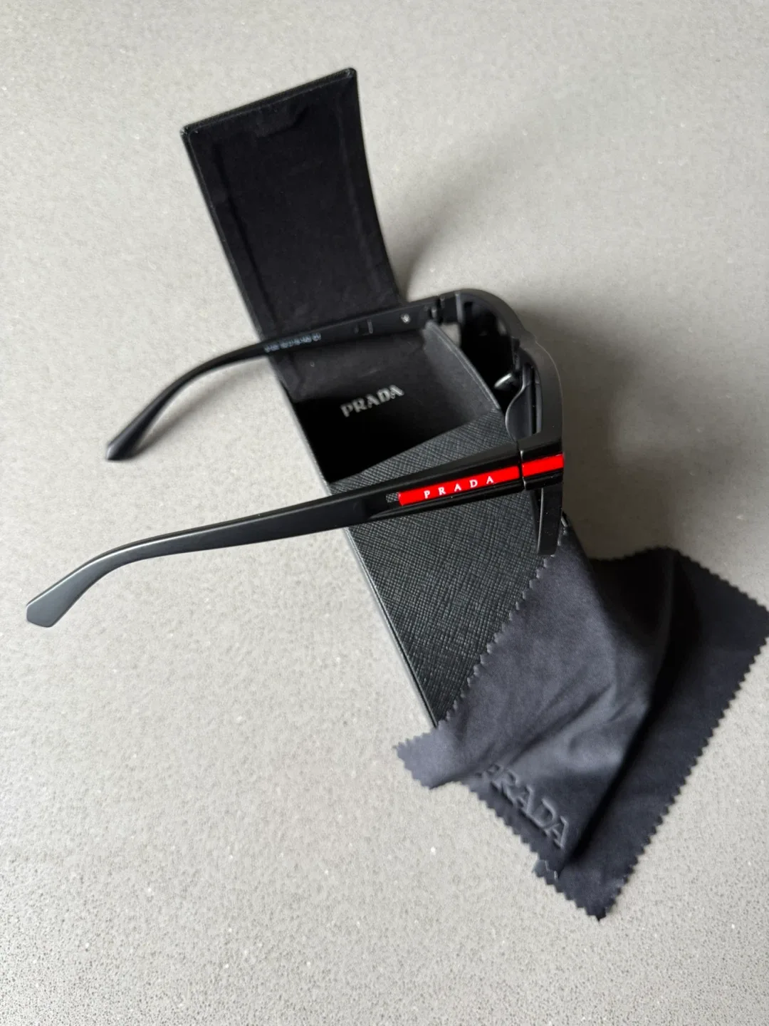 Sunglasses Prada 😎✨ image indicator(3)