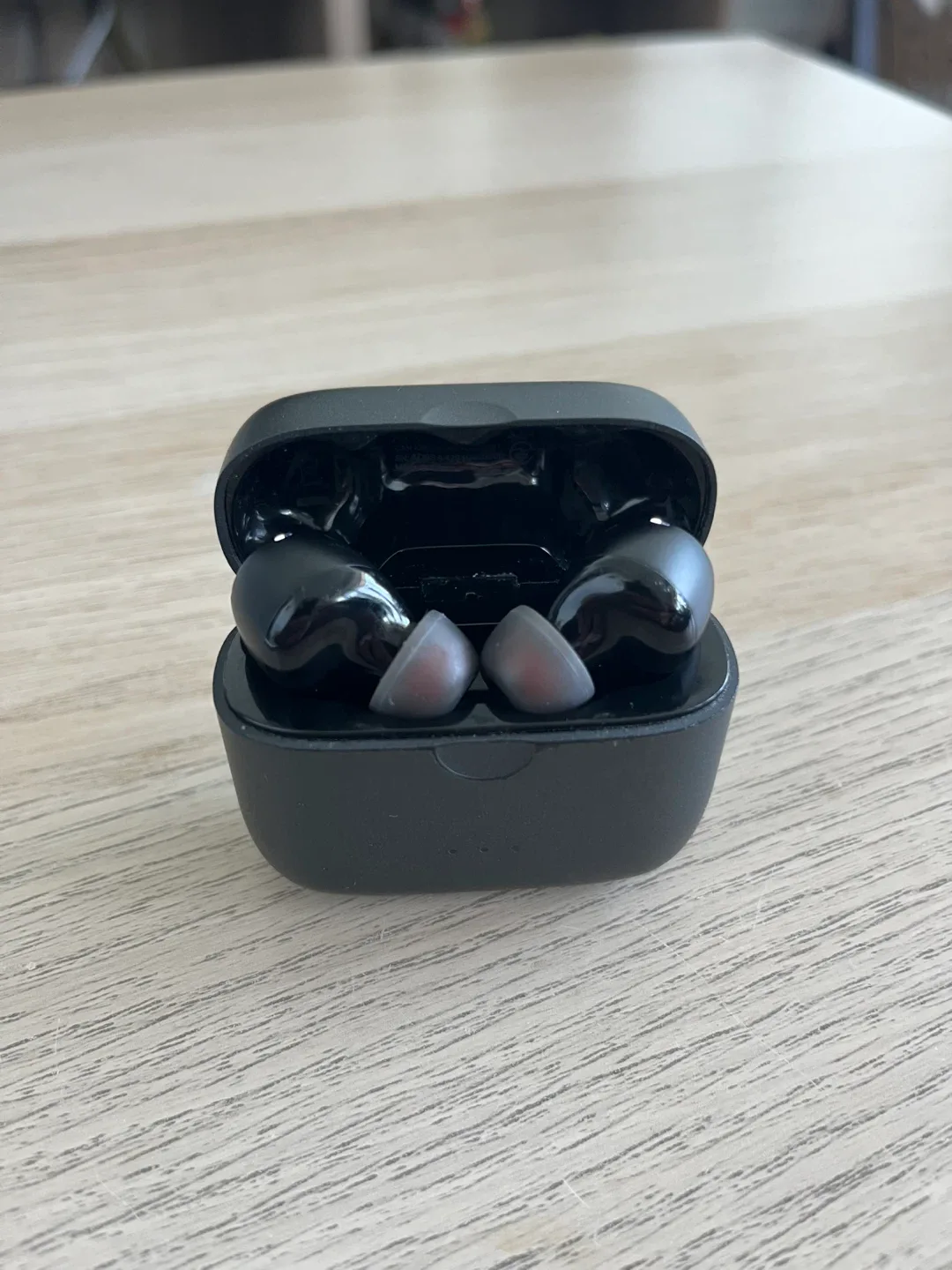 Anker Soundcore Liberty Air 2 Earbuds thumbnail