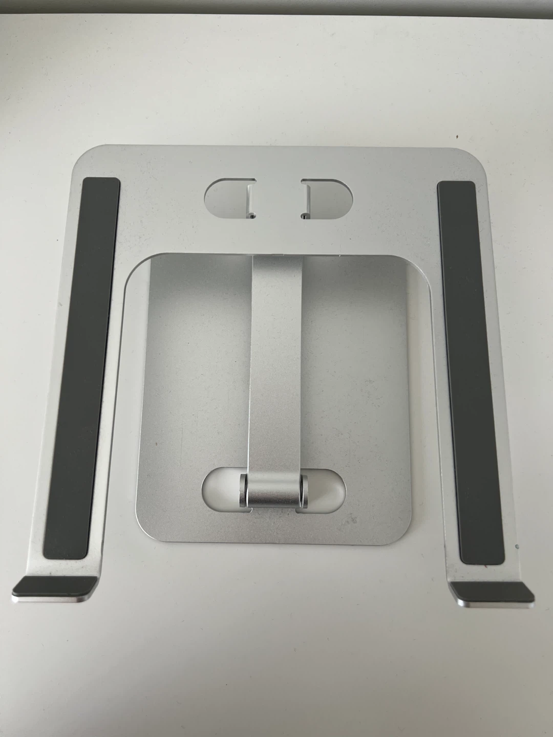 Adjustable Aluminum Laptop Stand - photo 3